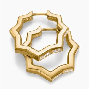 David Yurman Zig Zag Stax™ Hoop Earrings
18K Yellow Gold with Diamonds, 22.8mm